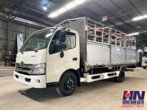Xe Tải Hino 3Tấn5 Thùng Mui Bạt Bửng Nhôm