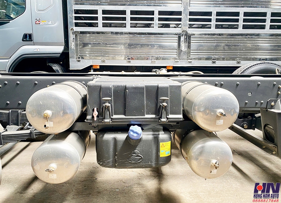 xe tải chenglong h7 18 tấn thùng chở heo