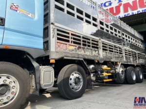 xe tải chenglong h7 18 tấn thùng chở heo