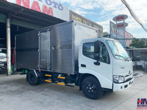 Xe tải hino xzu650 1 tấn 9 thùng kín 4m5
