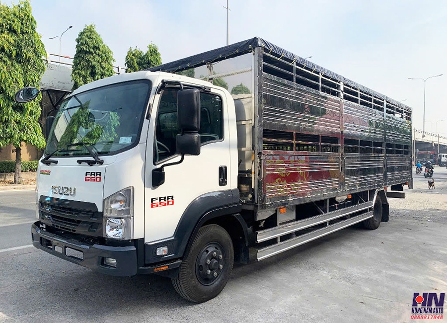 xe tải isuzu frr650 5 tấn thùng chở gia súc