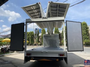 xe tải isuzu frr650 6 tấn thùng cánh dơi