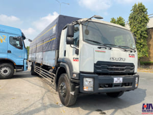 xe tải isuzu fvr900 8 tấn thùng mui bạt 10m