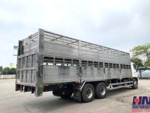 xe tải hino fl8jw8a 15 tấn thùng chở heo