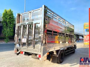 xe tải hino xzu650 1t9 thùng chở gia súc