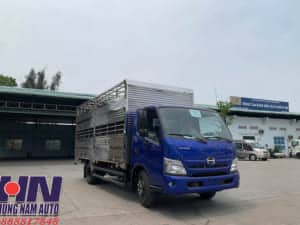 xe tải hino xzu720 3.5 tấn thùng chở gia súc