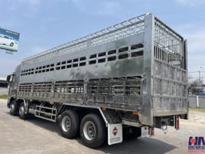 xe tải howo 4 chân thùng chở gia súc