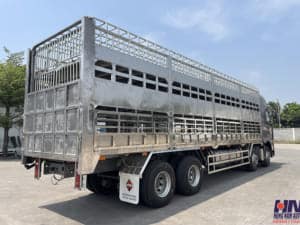 xe tải howo 4 chân thùng chở gia súc