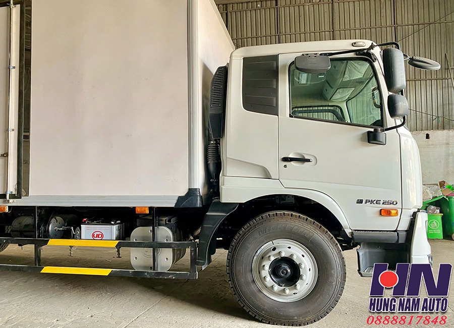 xe tải ud 8 tấn thùng kín
