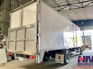 xe tải ud 8 tấn thùng kín