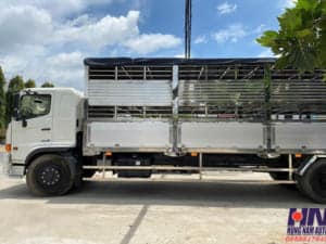 xe tải hino fg8jt8a 8 tấn thùng chở gia súc