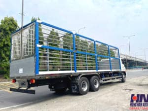 xe tải hino fl8jw8a 15 tấn thùng chở gia cầm