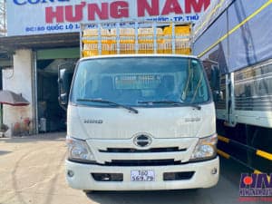xe tải hino xzu720 3.5 tấn thùng chở gia cầm