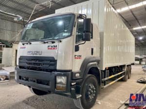 xe tải isuzu fvm1500 15 tấn thùng kín container