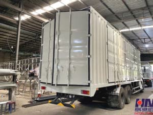 xe tải isuzu fvm1500 15 tấn thùng kín container